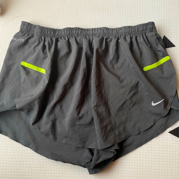 NIKE Running Training Short Shorts - Picture 4 of 8